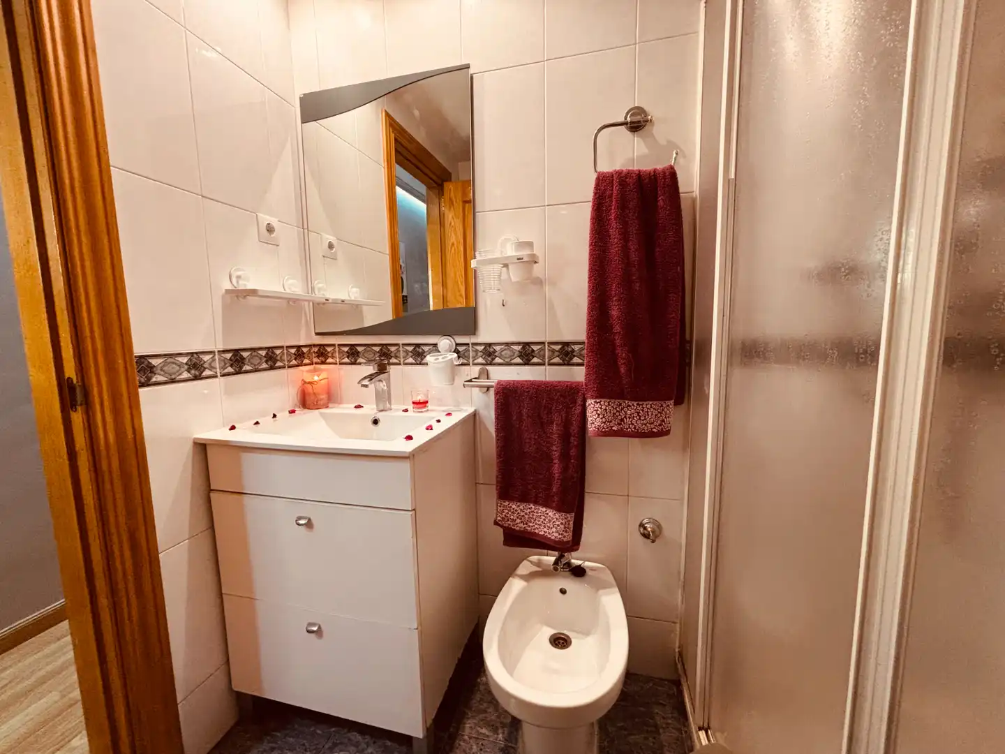 Bathroom of Flat for rent in Getafe  with Air Conditioner, Parquet flooring and Washing machine