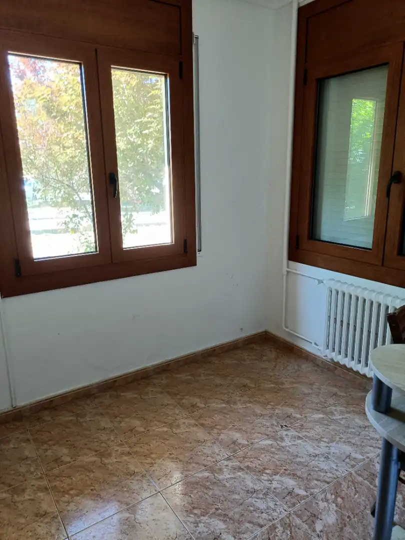 Dormitori de Casa o xalet en venda en Girona amb Calefacció, Jardí privat i Parquet