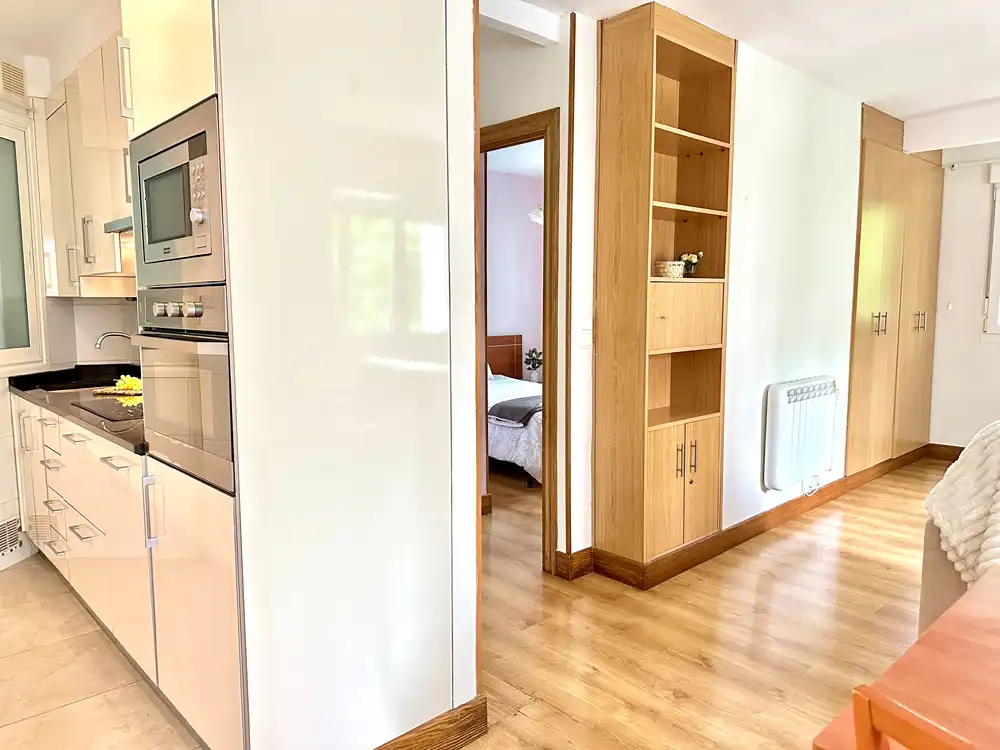 Cuina de Pis en venda en Donostia - San Sebastián  amb Calefacció, Moblat i Balcó