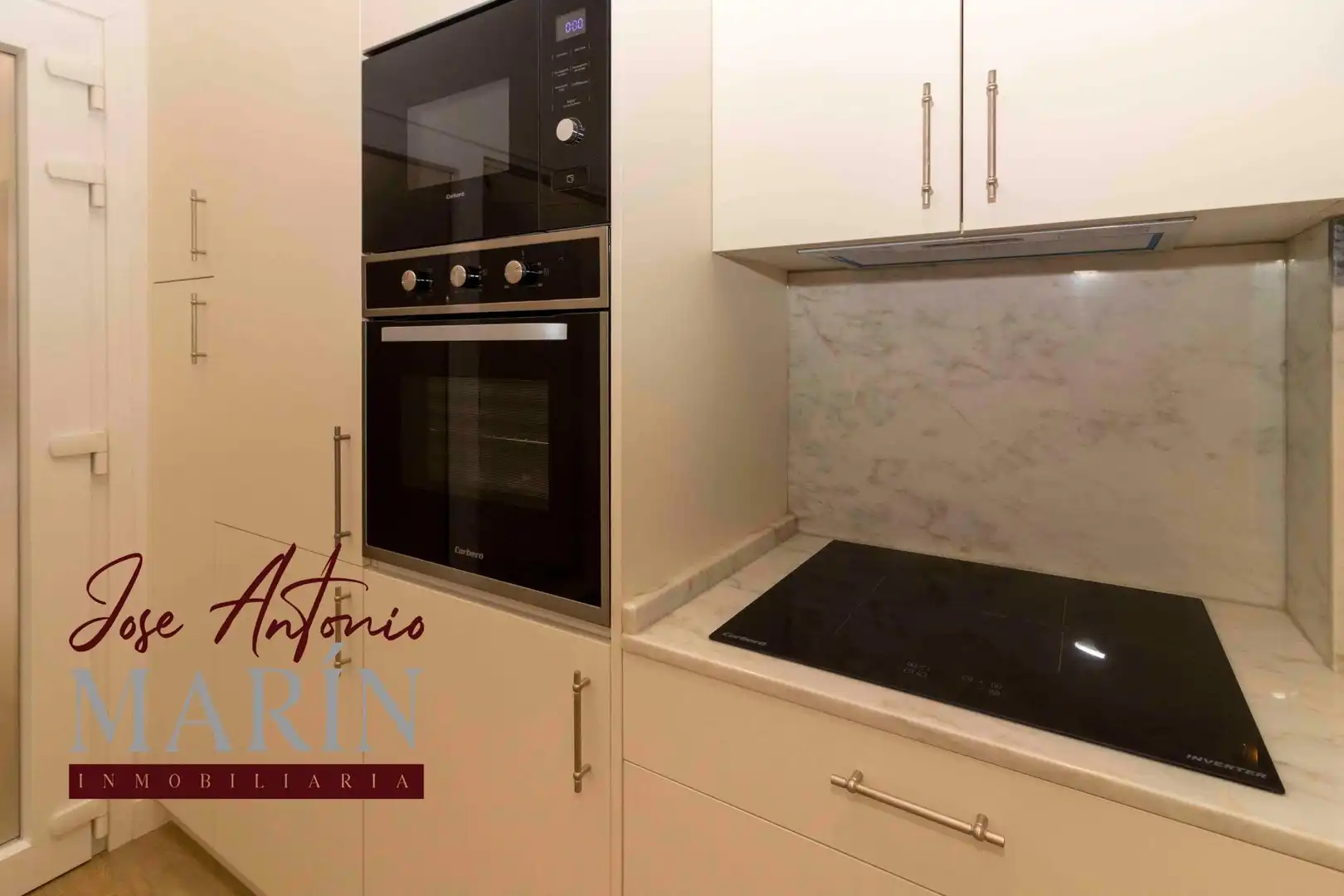 Cuina de Apartament en venda en Badajoz amb Aire condicionat