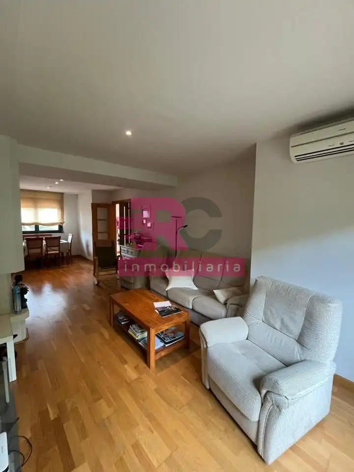 Wohnzimmer von Einfamilien-Reihenhaus zum Verkauf in Cabrerizos mit Heizung, Privatgarten und Terrasse