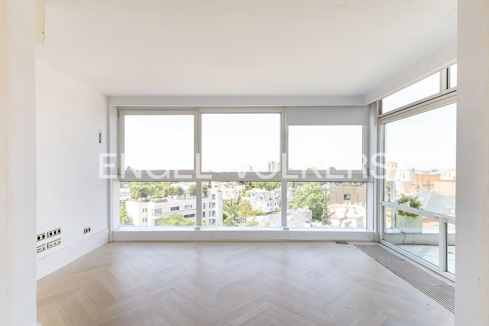 Wohnzimmer von Dachboden zur Miete in Madrid mit Klimaanlage, Heizung und Terrasse