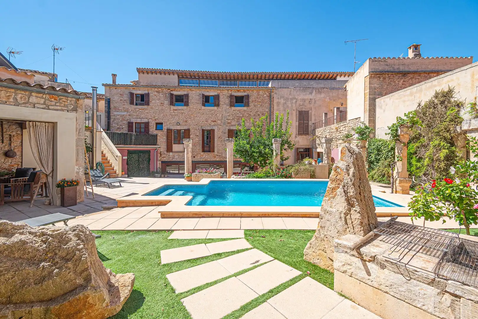 Swimming pool of Houses for sale in Santanyí  with Private garden, Terrace and Storage room