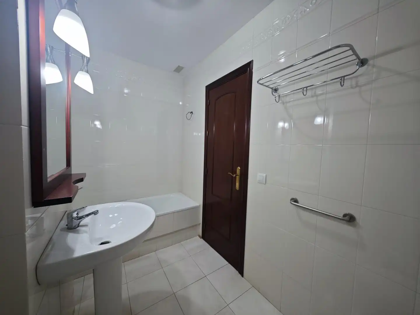 Baño de Piso en venta en Chiclana de la Frontera con Aire acondicionado y Balcón