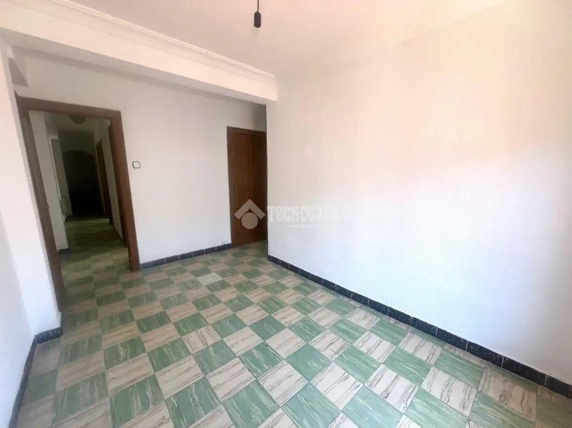 Flat for sale in Zaragoza  with Balcony