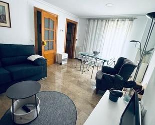 Sala d'estar de Apartament de lloguer en  Albacete Capital amb Balcó