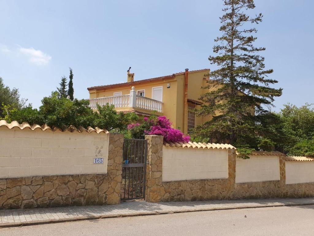 Vista exterior de Casa o chalet en venta en Montserrat con Piscina comunitaria