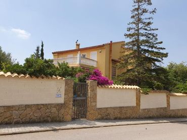 Villa con piscina in vendita a C/ Xop del