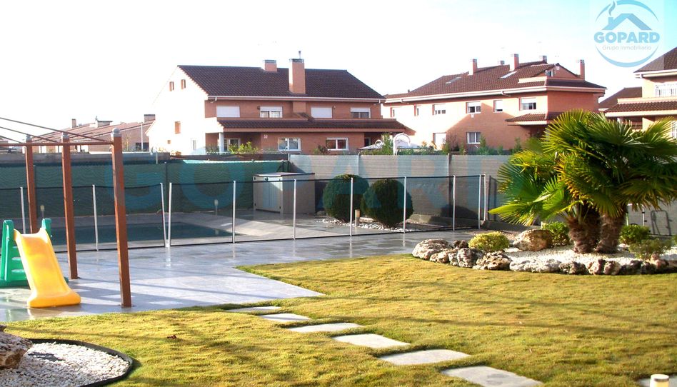 Casa adosada de alquiler en Villanueva de la Cañada ciudad - Imagen 2