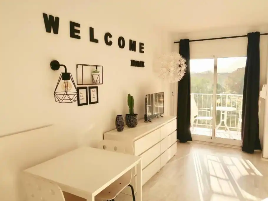 Wohnung zum Verkauf in Benalmádena mit Klimaanlage und Balkon