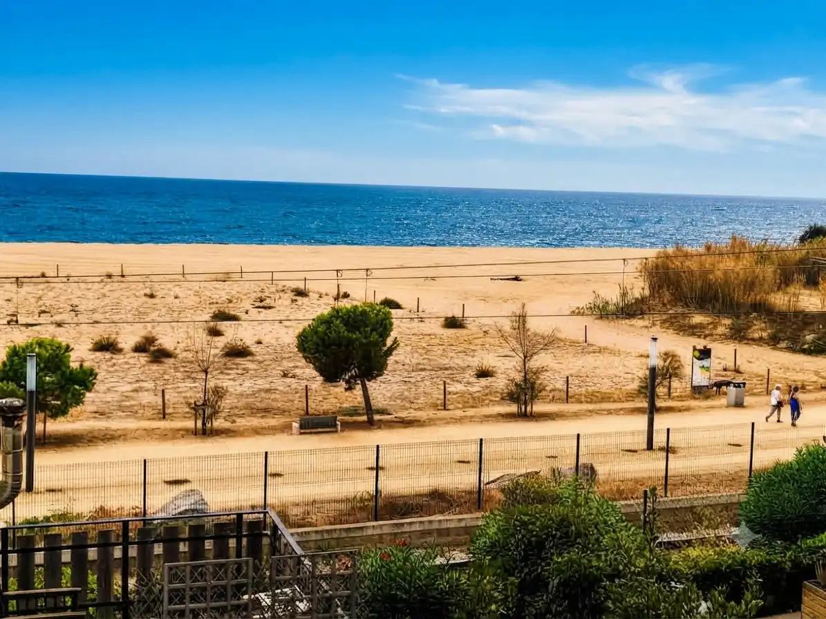 Appartamento con terrazza in affitto a Avinguda Maresme, imagen 4