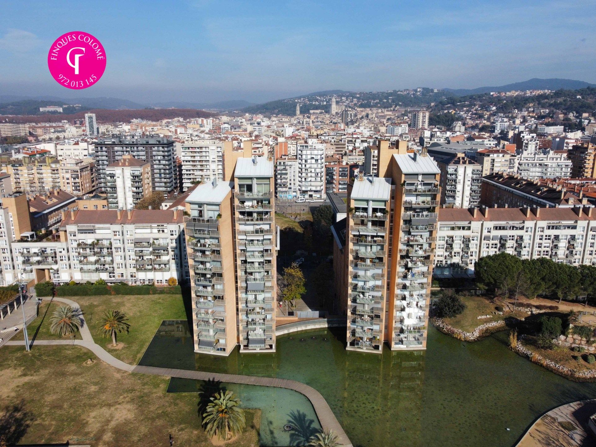 Exterior view of Flat for sale in Girona Capital  with Air Conditioner, Heating and Terrace