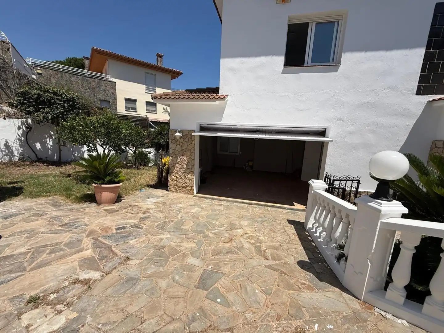 Vista exterior de Casa o xalet en venda en Arenys de Mar amb Aire condicionat, Calefacció i Terrassa