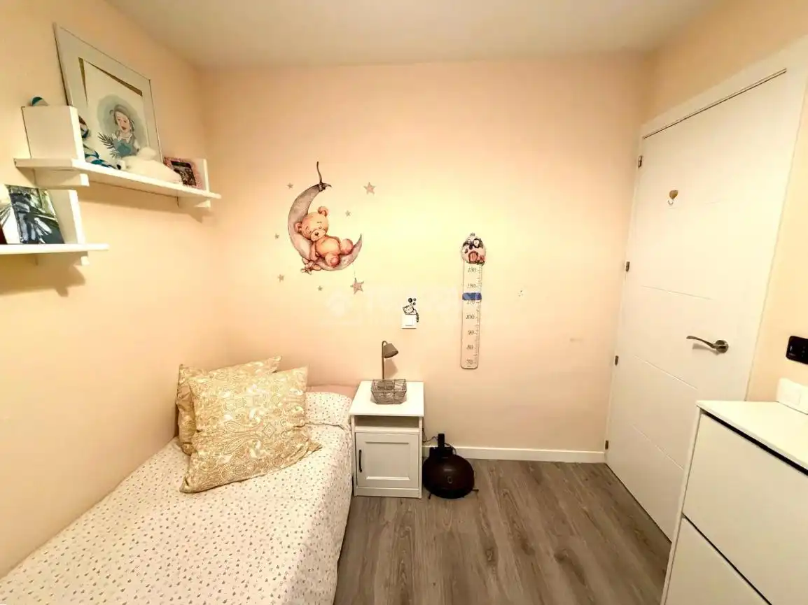 Habitación de Piso en venta en Móstoles con Aire acondicionado, Calefacción y Alarma
