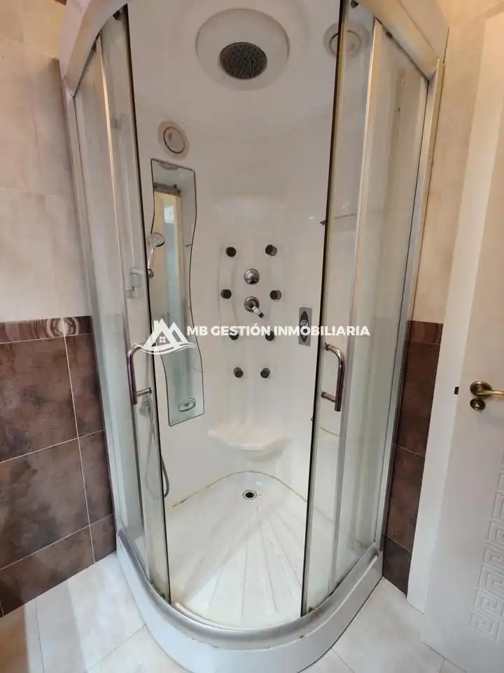 Baño de Piso en venta en Fuenlabrada con Aire acondicionado, Calefacción y Terraza