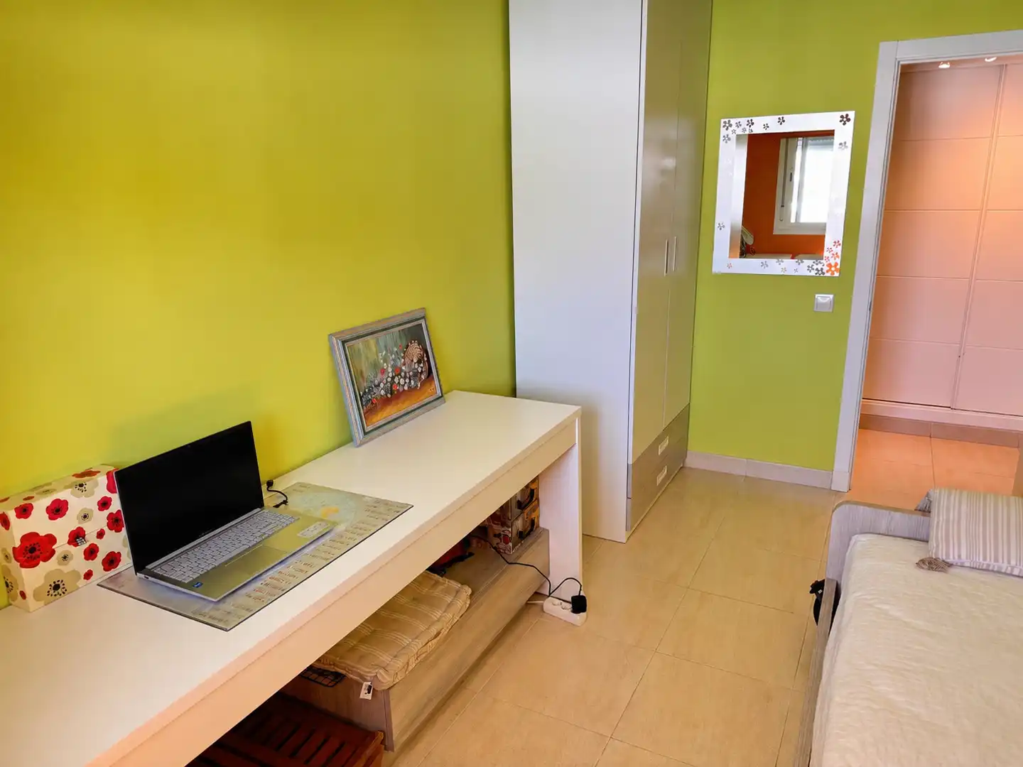 Dormitori de Apartament en venda en Roquetas de Mar amb Aire condicionat, Terrassa i Moblat