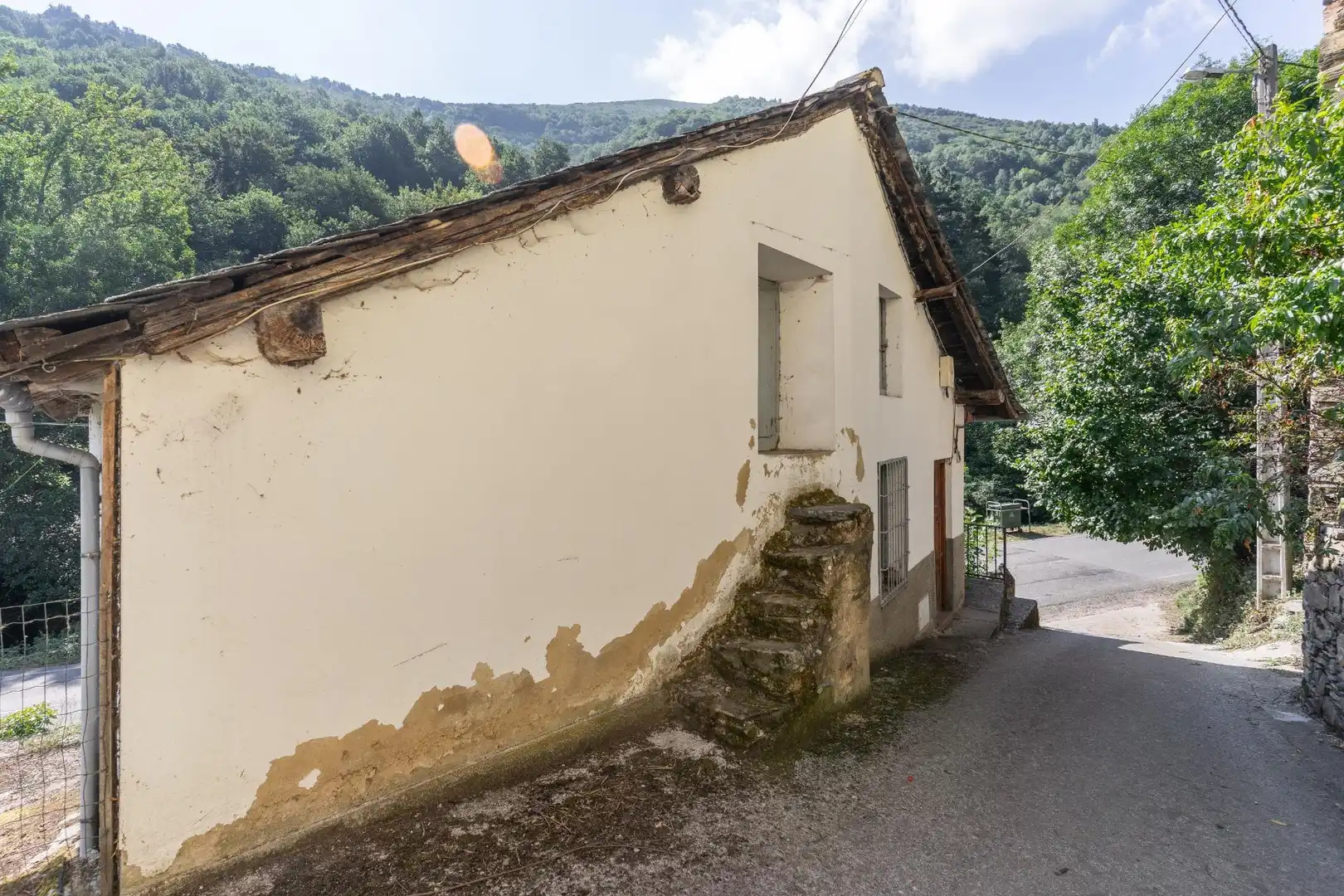 Vista exterior de Finca rústica en venda en Cangas del Narcea amb Calefacció i Traster
