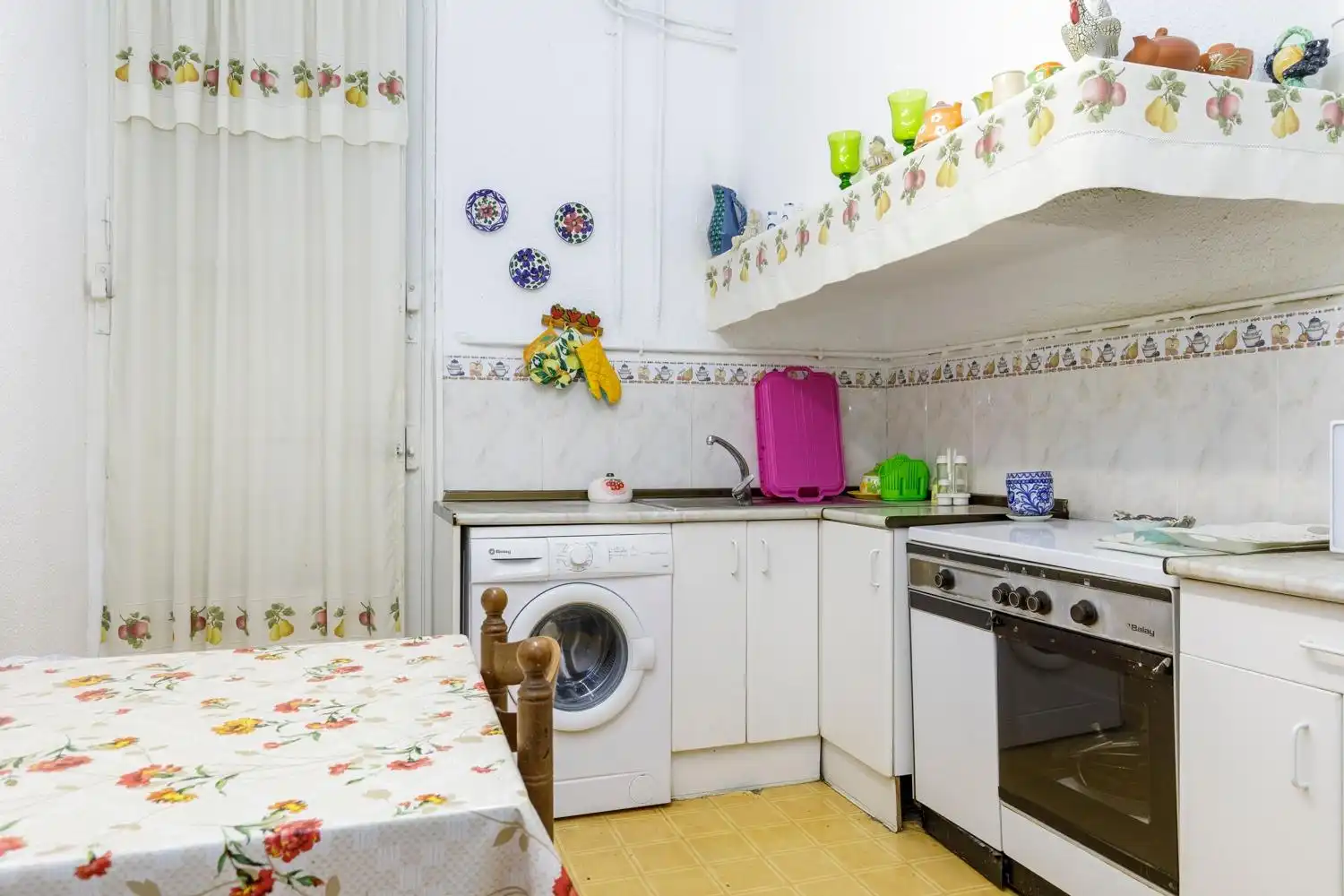 Cocina de Piso en venta en Zaragoza con Calefacción y Balcón