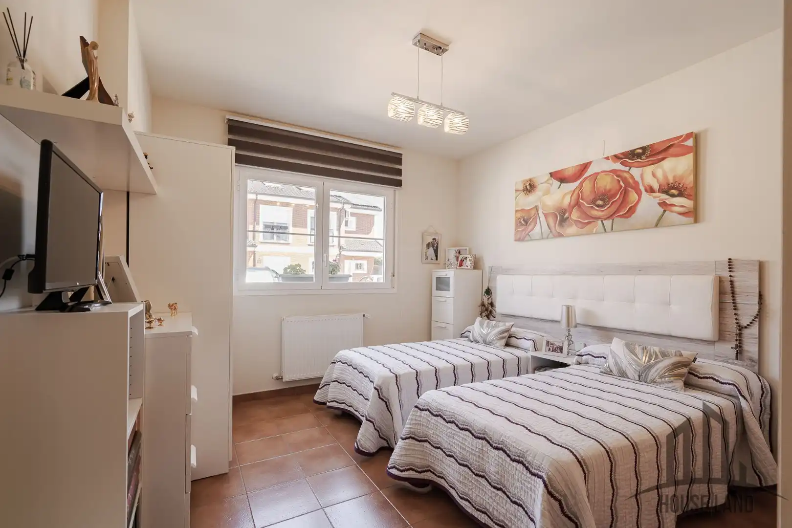 Habitación de Casa adosada en venta en El Casar con Aire acondicionado, Calefacción y Piscina comunitaria