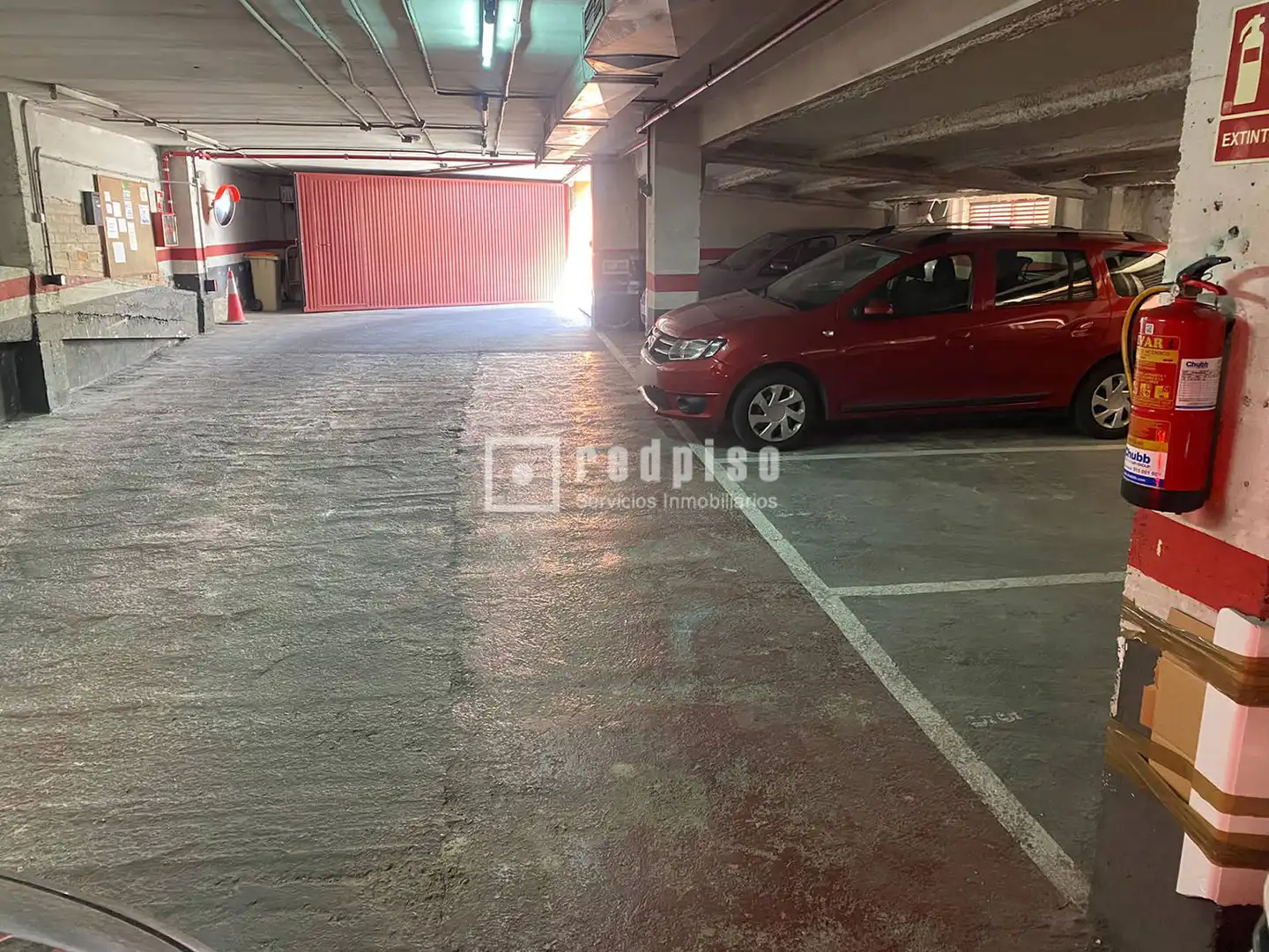 Parking de Piso en venta en Madrid con Aire acondicionado, Calefacción y Jardín privado