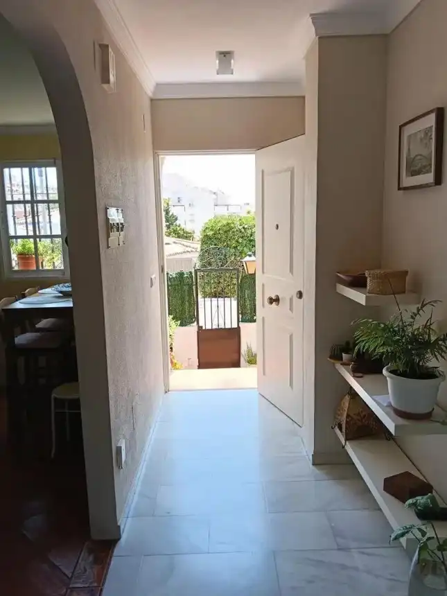 Adossat amb terrassa en venda a El Pinillo, imagen 10