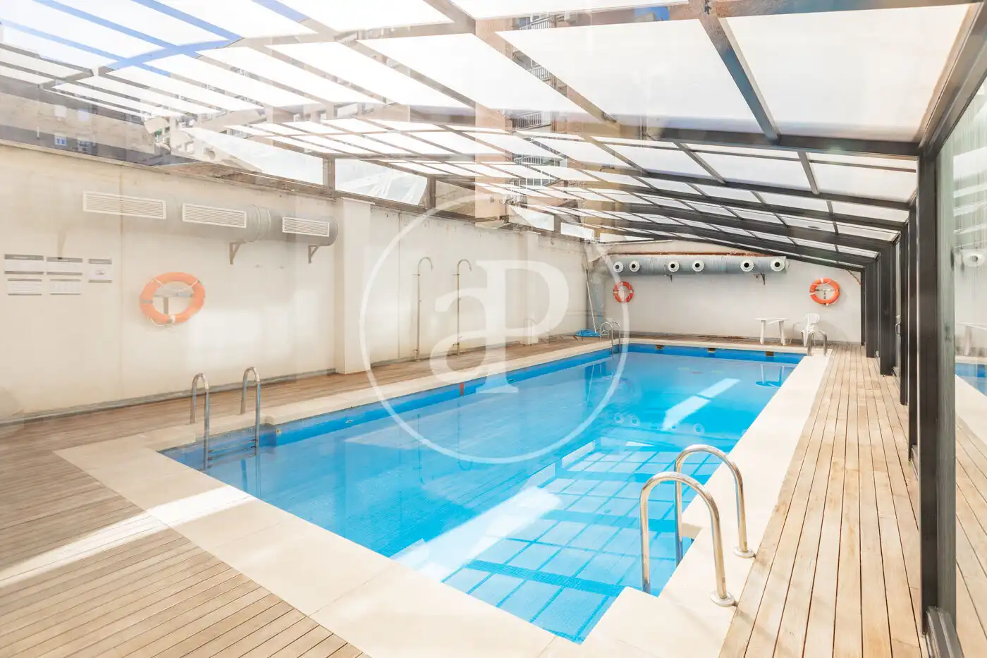 Schwimmbecken von Wohnung zum Verkauf in Madrid mit Klimaanlage, Heizung und Gemeinschaftspool