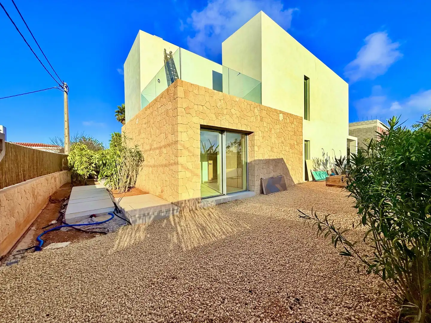 Vista exterior de Casa o xalet en venda en Sant Josep de sa Talaia amb Aire condicionat, Calefacció i Jardí privat