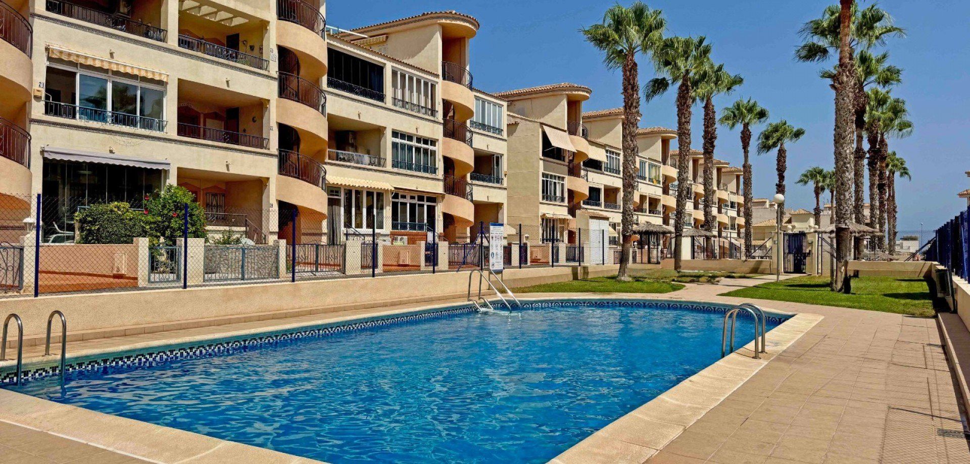Exterior view of Apartment for sale in Orihuela  with Terrace, Swimming Pool and Furnished