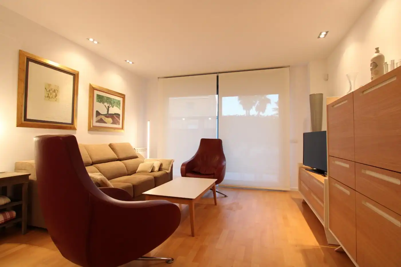 Living room of Detached homes for rent in La Pobla de Vallbona  with Air Conditioner, Heating and Parquet flooring