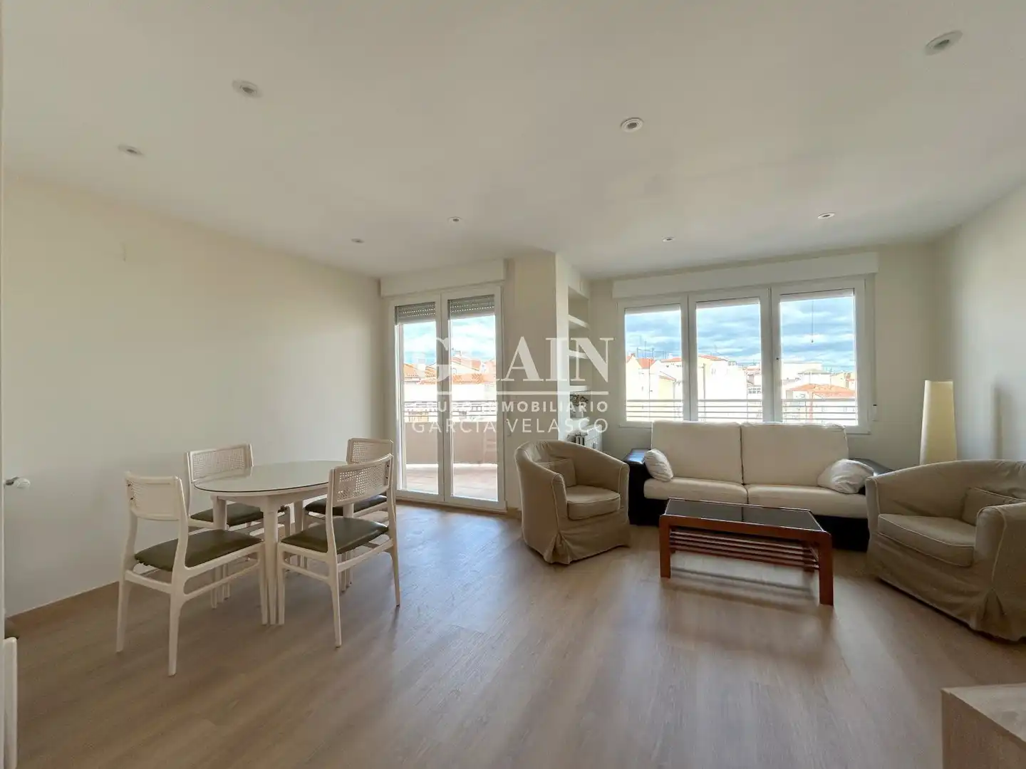 Living room of Apartments for rent in  Albacete Capital  with Air Conditioner, Heating and Balcony