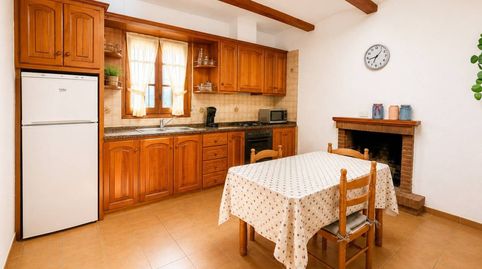 Foto 4 de Casa adosada en venda a Calle Pau Casals, Porqueres, Girona
