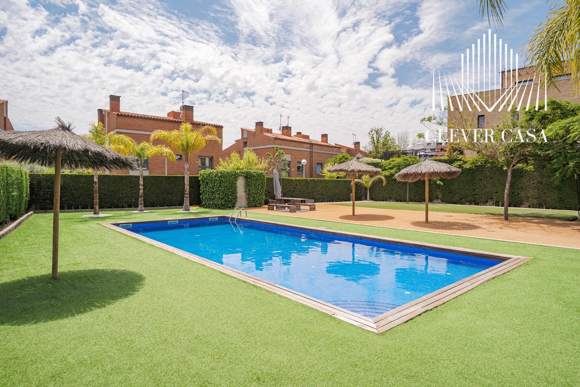 Swimming pool of Single-family semi-detached for sale in Tiana  with Heating, Private garden and Terrace