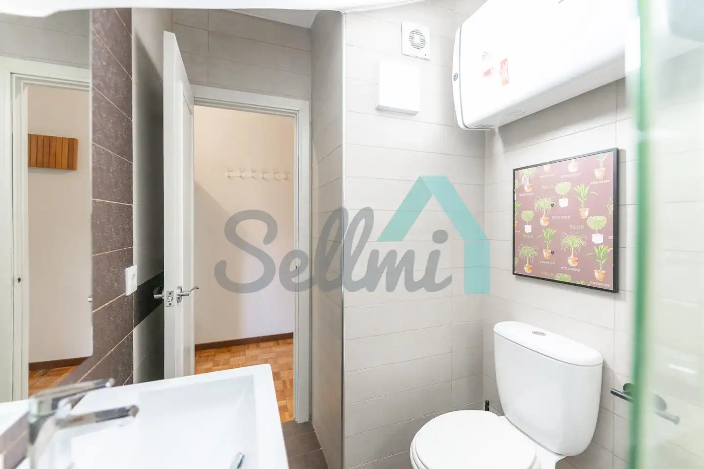 Bathroom of Flat for rent in Oviedo   with Parquet flooring and Furnished