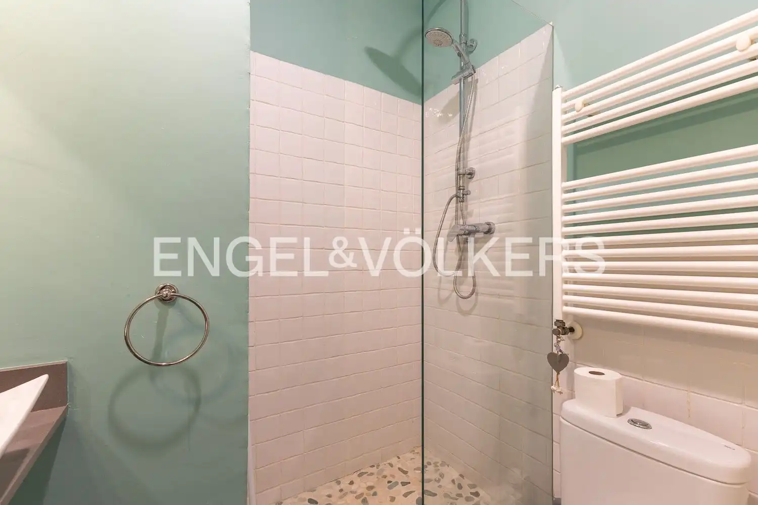 Bathroom of Flat for rent in Valencia  with Air Conditioner, Heating and Parquet flooring