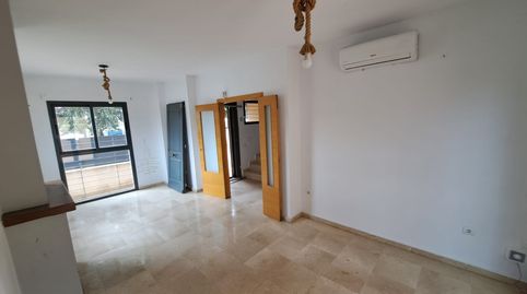 Foto 5 de Casa adosada en venta en C/ Hermanos Salao, Marismas del Polvorín, Huelva Capital
