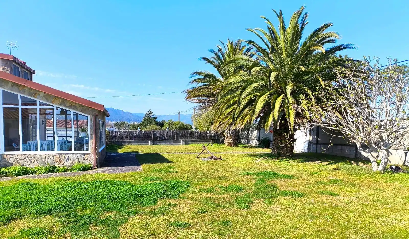 Casa o xalet en venda en Carballo amb Calefacció, Jardí privat i Moblat