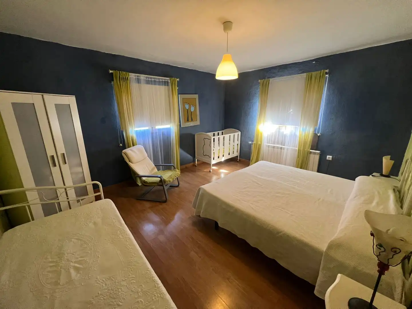 Habitación de Casa o chalet en venta en Navacepedilla de Corneja con Calefacción, Jardín privado y Parquet