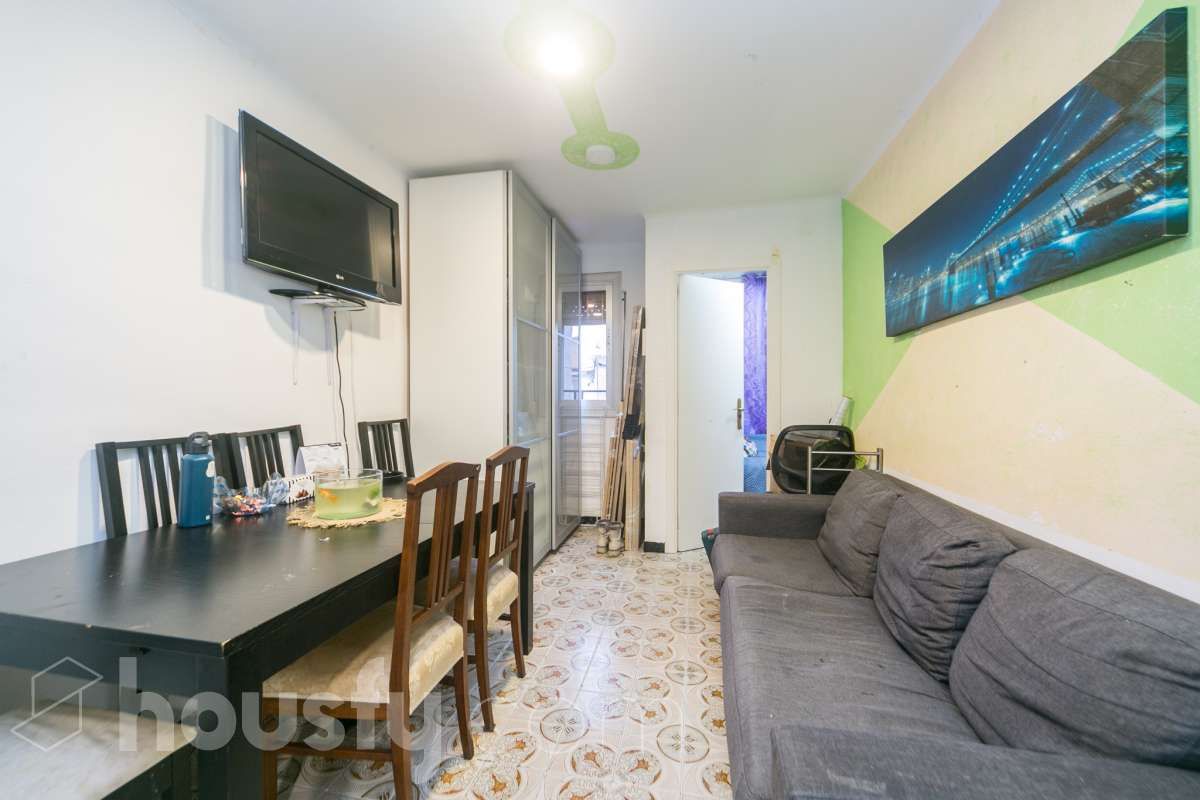 Living room of Flat for sale in L'Hospitalet de Llobregat  with Furnished