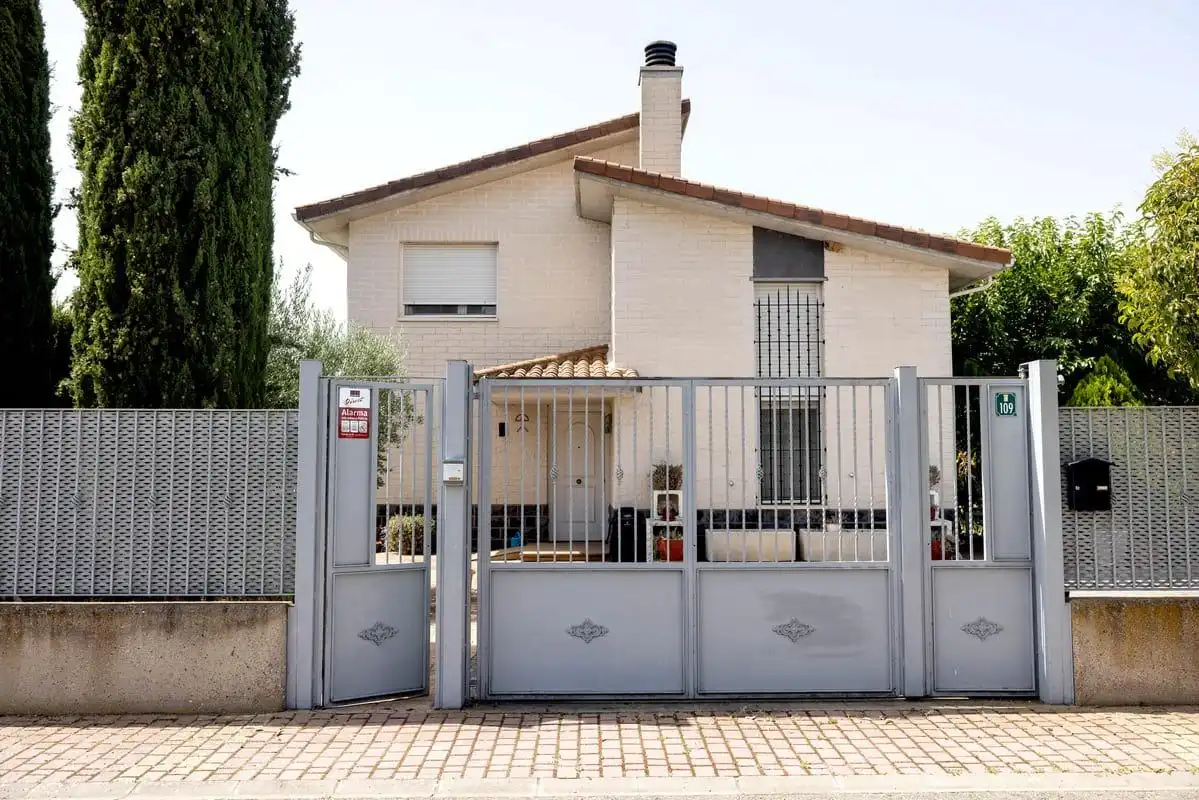 Vista exterior de Casa o xalet en venda en Calatayud amb Aire condicionat i Calefacció
