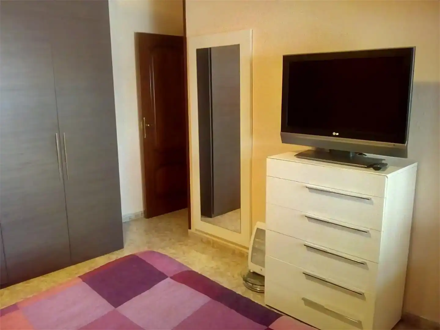 Schlafzimmer von Wohnung zum Verkauf in Mataró mit Klimaanlage und Balkon