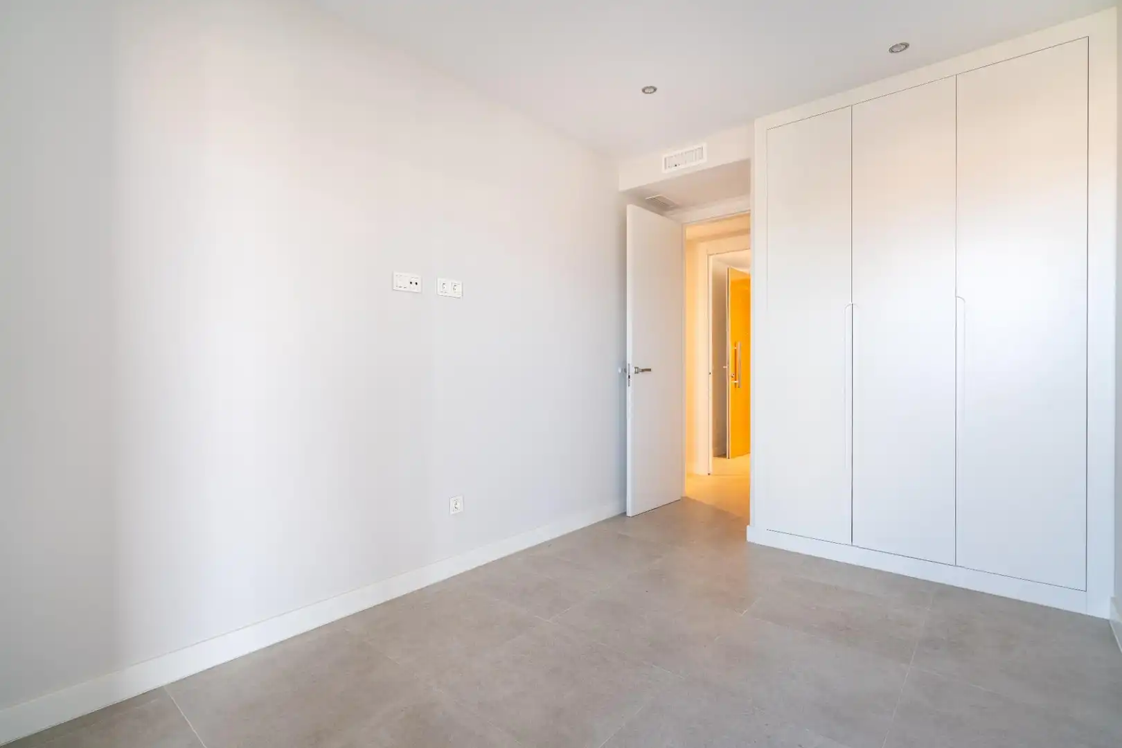 Flat for rent in Almería  with Air Conditioner, Heating and Private garden