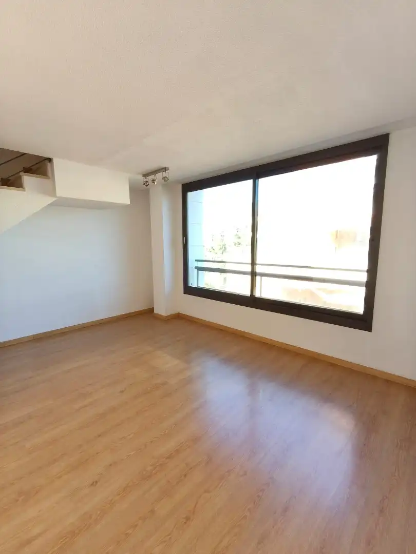 Schlafzimmer von Maisonette zum Verkauf in Barcelona mit Klimaanlage, Heizung und Parkett