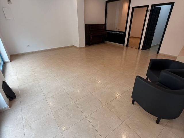Local comercial en Venta en Calle Santa Rosa, 14 en Centro