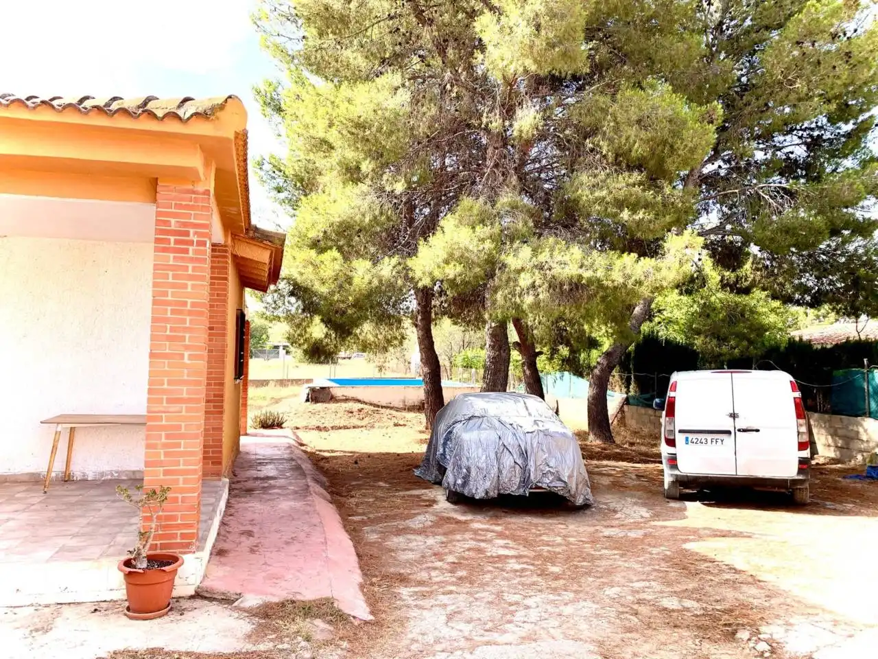 Aparcament de Finca rústica en venda en Llíria amb Jardí privat, Terrassa i Piscina