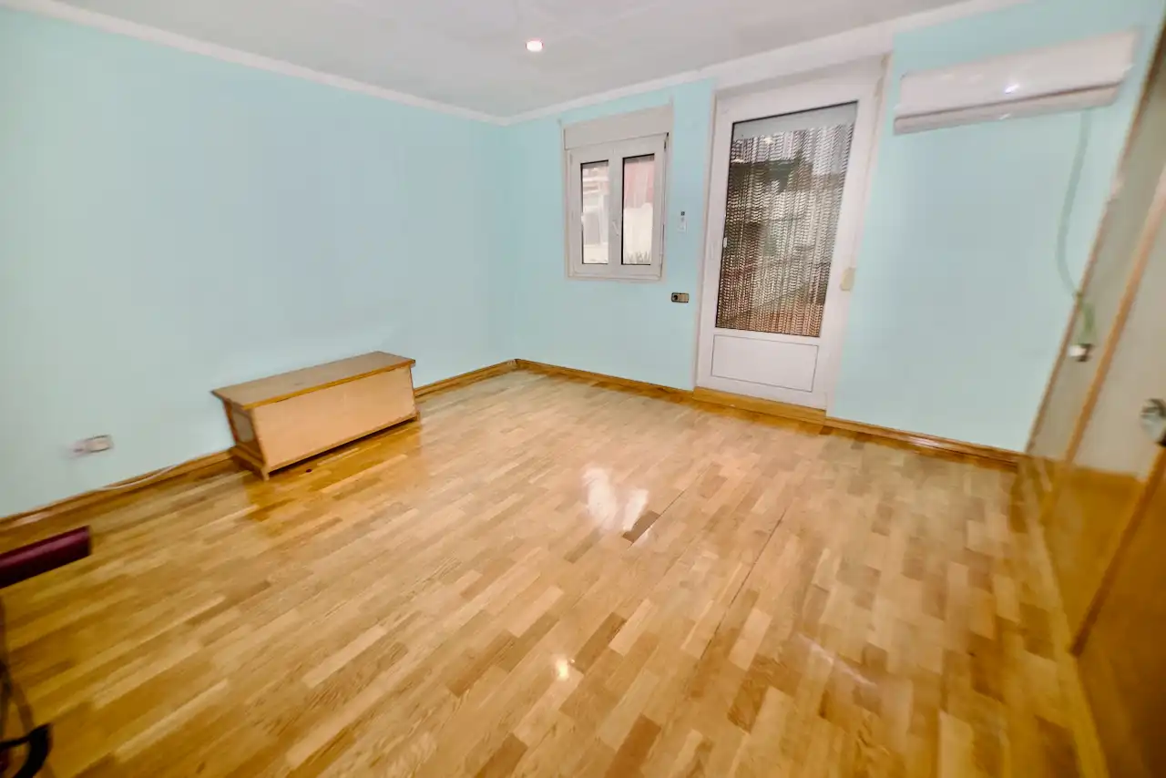 Dormitori de Casa o xalet en venda en Terrassa amb Aire condicionat, Calefacció i Jardí privat