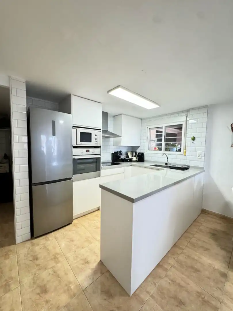 Cocina de Casa o chalet en venta en Santa Pola con Aire acondicionado, Jardín privado y Terraza