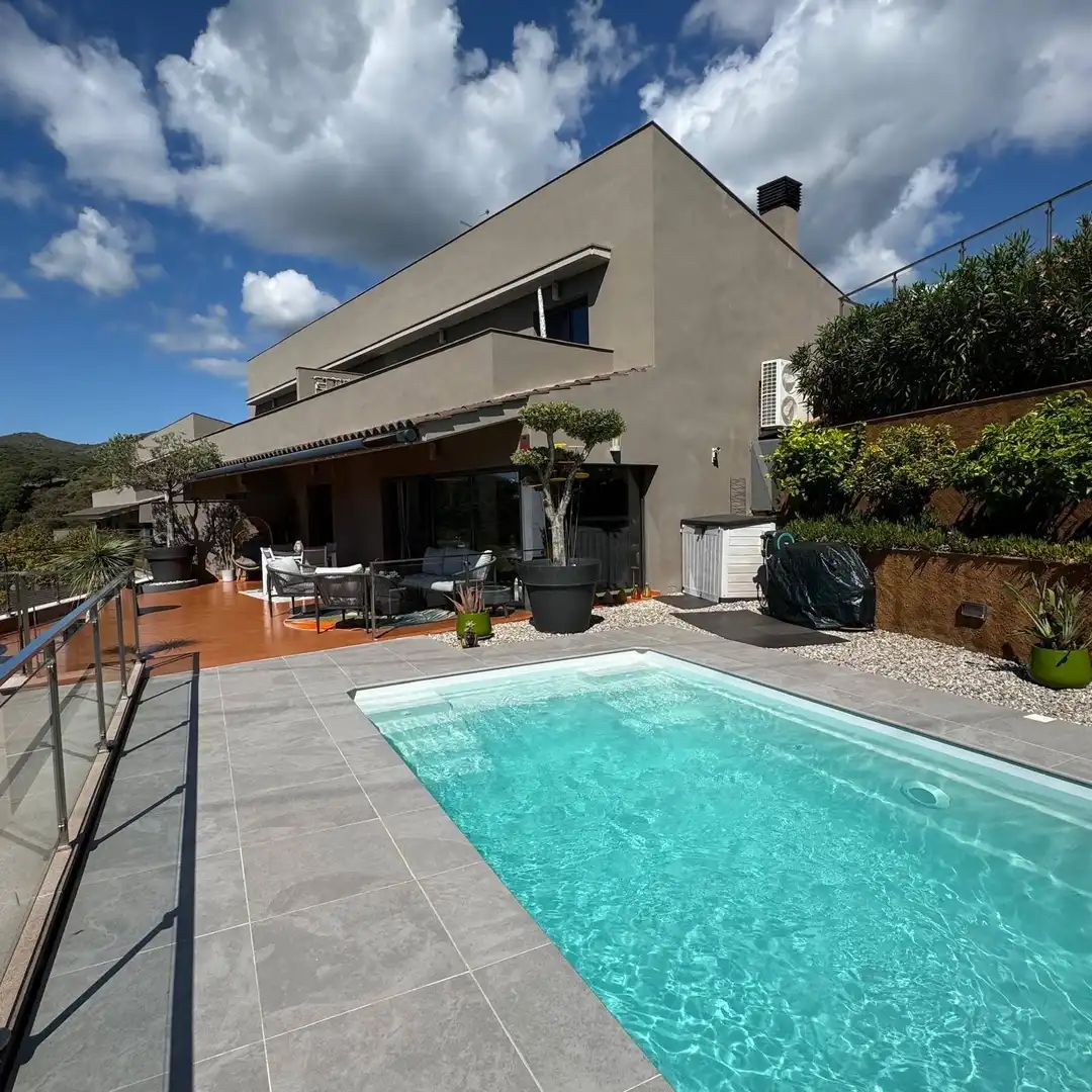 Casa con piscina in vendita a Calle Castello