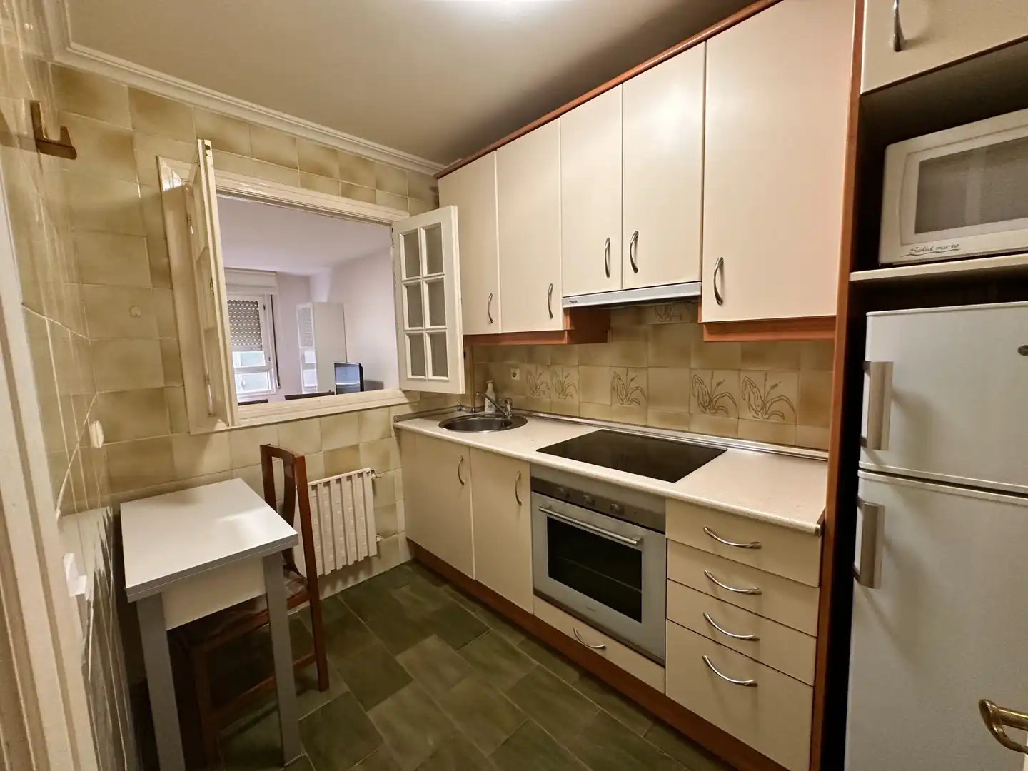 Cocina de Apartamento de alquiler en Santander con Calefacción, Parquet y Amueblado