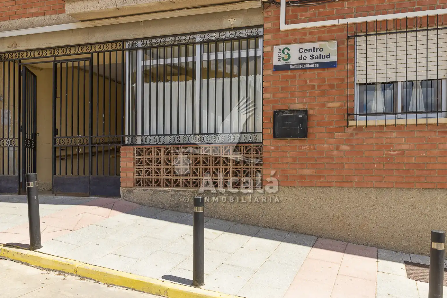 Vista exterior de Pis en venda en Chiloeches amb Calefacció, Traster i Balcó