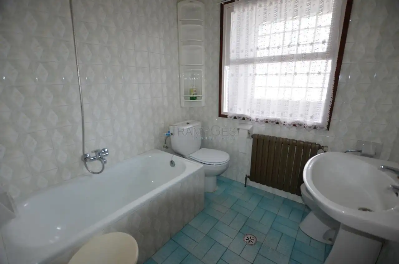 Baño de Casa o chalet en venta en A Guarda   con Calefacción, Jardín privado y Trastero